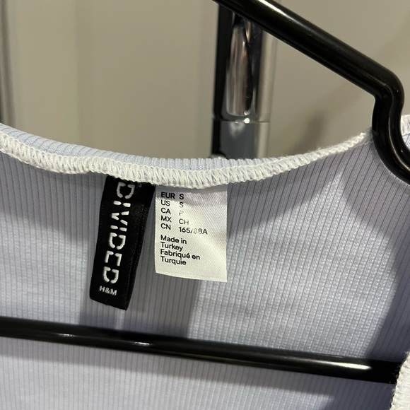 Light blue top - Picture 2 of 2